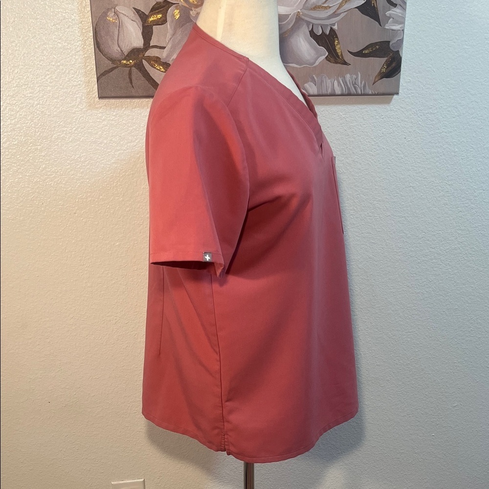Figs V-Neck Catarina Scrub Top in Quartz Pink - Picture 4 of 9